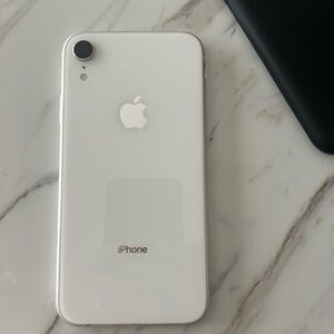 Apple iPhone XR - White